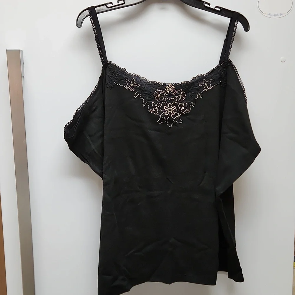 Soft by Avenue Black Floral Bead Tank Top - Size 30 / 32 - Picture 1 of 6
